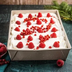 Blacha prostokątna forma beżowa do pieczenia 36,5x24x6 cm z stali węglowej i powłoki nieprzywierającej Kinghoff