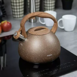 Czajnik stalowy z gwizdkiem 2.8 L Klausberg KB 7510 indukcyjny brązowy marmurek z drewnianą rączka