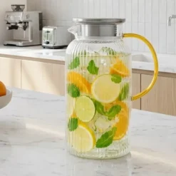 Dzbanek szklany 1800 ml z pokrywką i sitkiem ryflowany uniwersalny do lemoniady soku i kompotu Tragar