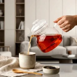 Dzbanek z zaparzaczem do herbaty i naparów ziołowych z pokrywką 1500 ml Vilde