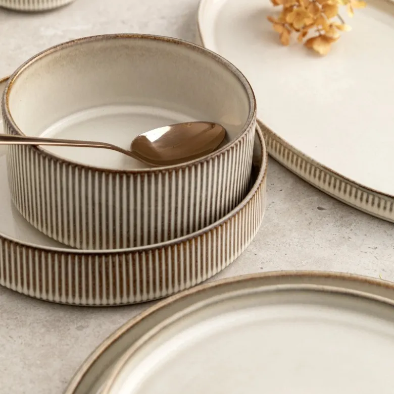 Filiżanka porcelanowa ze spodkiem 250 ml Florina Evia do kawy herbaty kremowe retro