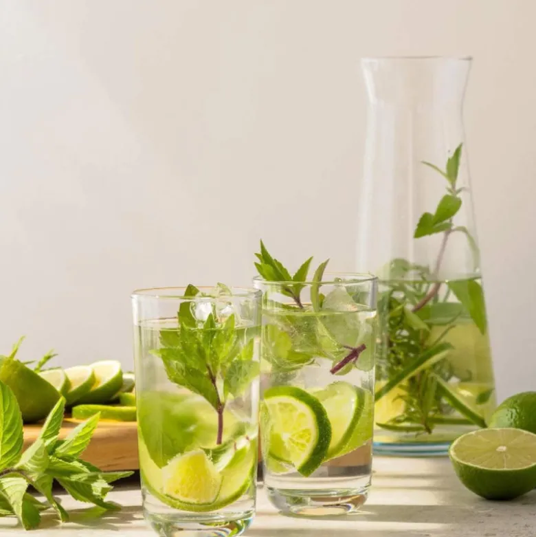 Karafka szklana 1100 ml do wody soków napojów lemoniady Friga Florina