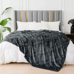Koc 160x200 cm mikrofibra Cotton World miękki ciepły pled narzuta na łóżko ciemno szary wytłaczany wzór KHP-45