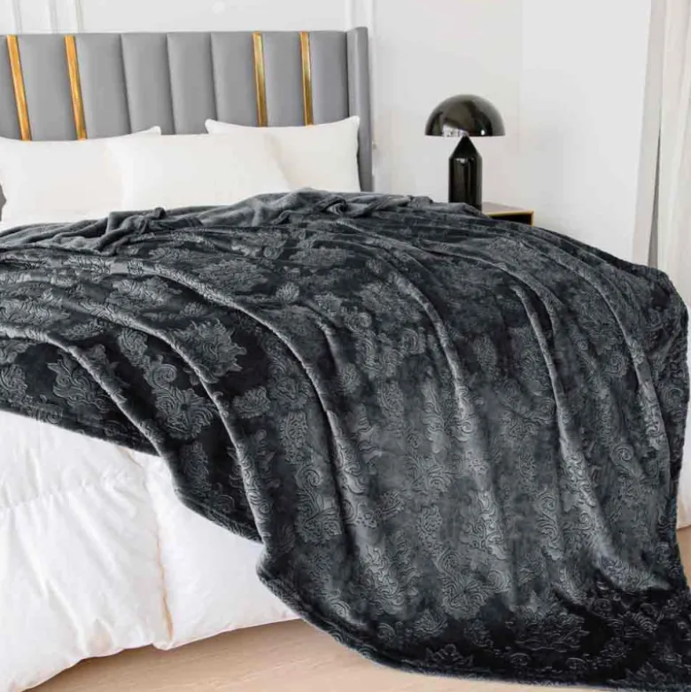 Koc 160x200 cm mikrofibra Cotton World miękki ciepły pled narzuta na łóżko ciemno szary wytłaczany wzór KHP-45