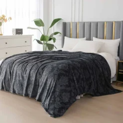 Koc 160x200 cm mikrofibra Cotton World miękki ciepły pled narzuta na łóżko ciemno szary wytłaczany wzór KHP-45