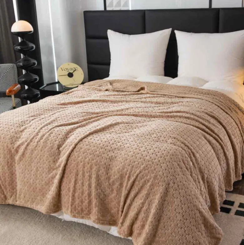 Koc 160x200 cm mikrofibra Cotton World miękki ciepły pled narzuta na łóżko beżowy KHT-56