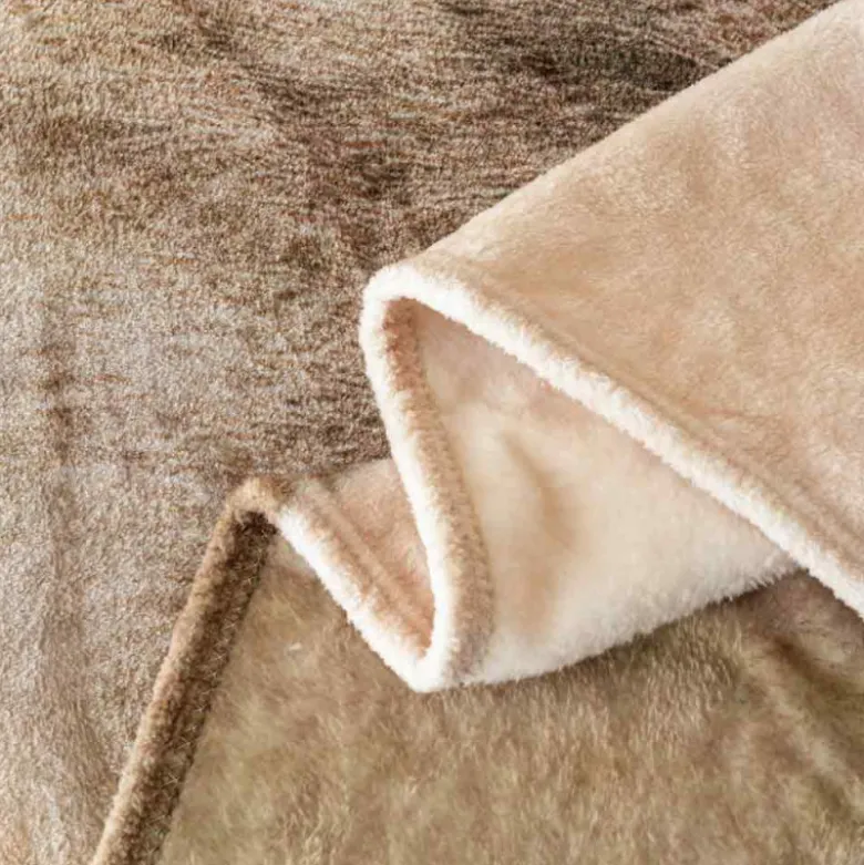 Koc z realistycznym nadrukiem nadrukiem 160x200 miękki pled narzuta na łóżko Cotton World KSM 93 wzór kotek
