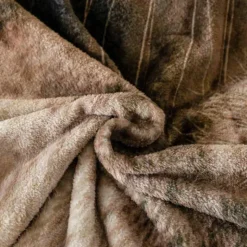 Koc z realistycznym nadrukiem nadrukiem 160x200 miękki pled narzuta na łóżko Cotton World KSM 93 wzór kotek