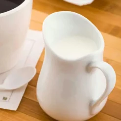 Mlecznik porcelanowy Bianco dzbanuszek na mleko śmietankę
