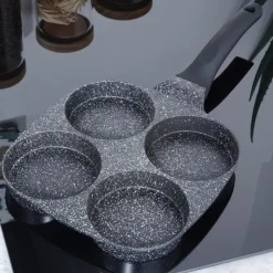 Patelnia granitowa do jajek i pancake 4 otwory BLACK LINE 19x19 cm Vilde