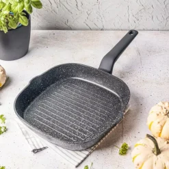 Patelnia grillowa kwadratowa 24 cm z powłoką marmurkową Klausberg KB 7661