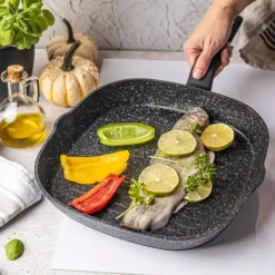 Patelnia grillowa kwadratowa 28 cm z powłoką marmurkową Klausberg KB 7662