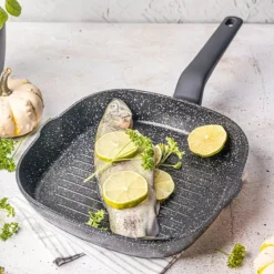 Patelnia grillowa kwadratowa 28 cm z powłoką marmurkową Klausberg KB 7662