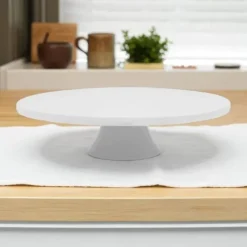 Patera porcelanowa 28 cm biała na ciasto i tort na nóżce Tragar