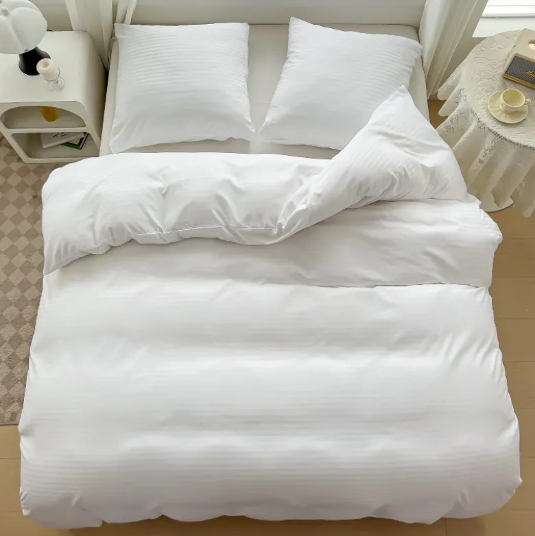 Pościel 140x200 adamaszek bawełna satynowa GierekHoff gruba 2 części GH 3037 hotelowa biała w paski