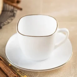 Serwis kawowy filiżanki białe kwadratowe z złotym rantem i spodkiem do kawy i herbaty 210 ml Kinghoff