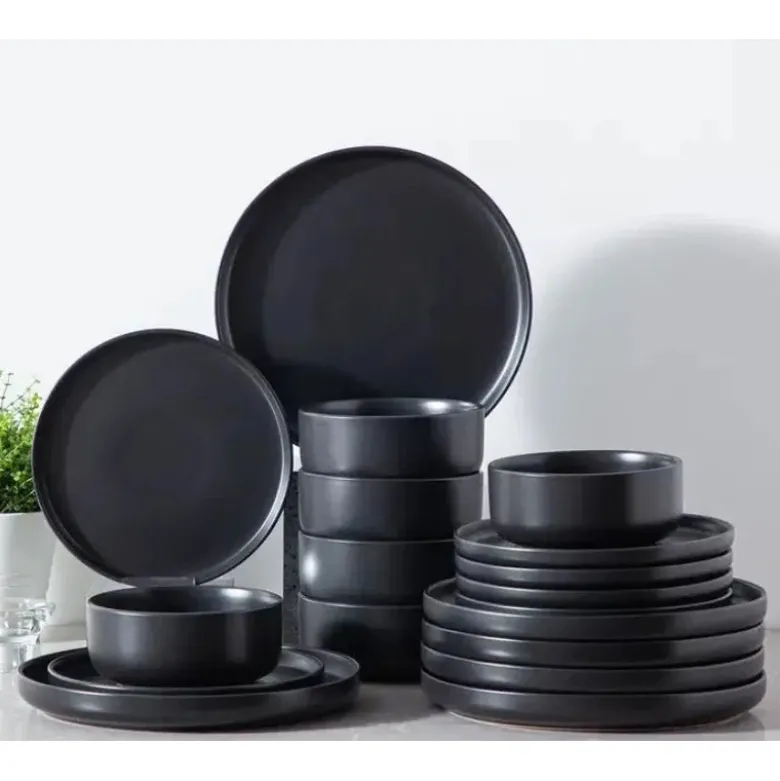 Serwis obiadowy porcelanowy MG Home Artena 28 elementy zestaw talerzy kubków misek dla 6 osób czarny