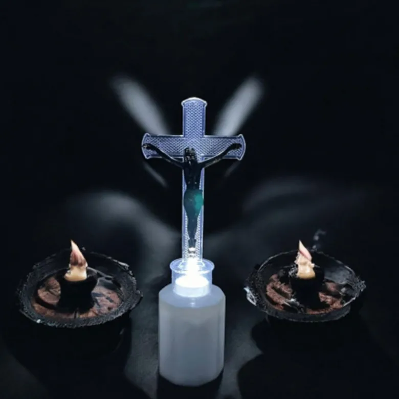 Wkład LED do znicza figurka krzyża 18 cm białe światło