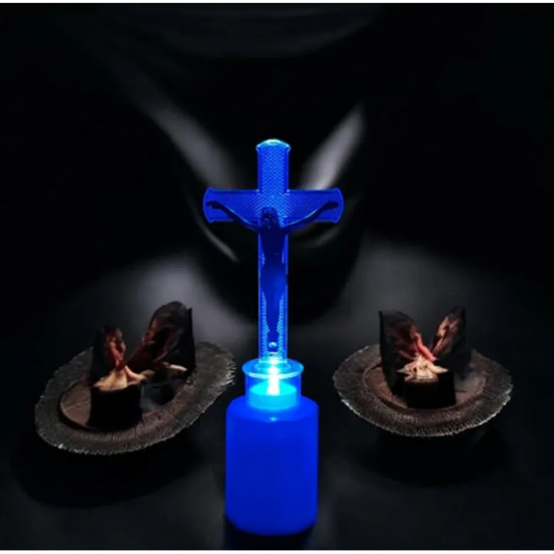 Wkład LED do znicza figurka krzyża 18 cm niebieskie światło