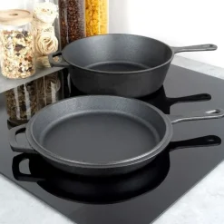 Zestaw żeliwny garnek 3.5L z patelnia 24cm z linii CAST LINE indukcje gaz ognisko Vilde