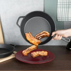 Zestaw żeliwny garnek 3.5L z patelnia 24cm z linii CAST LINE indukcje gaz ognisko Vilde
